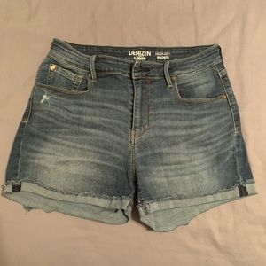 Levi’s Denizen High Rise Jean Shorts